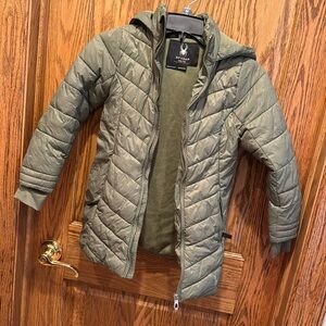 I wish i could find these in all sizes for my girls. Love this coat!